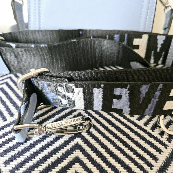 COPY - Steve Madden Blue Crossbody Bag - Picture 5 of 11